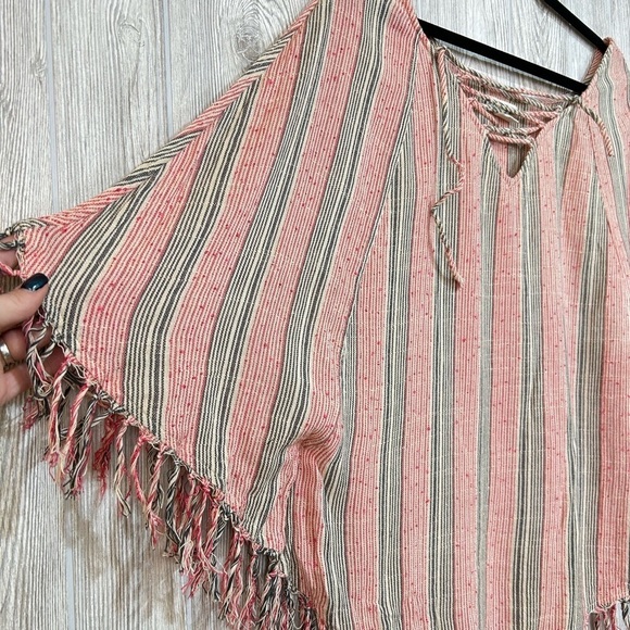 Billabong Vertical Striped Poncho Lance Up V Neck with Fringe Red Gray M/L - Picture 3 of 14